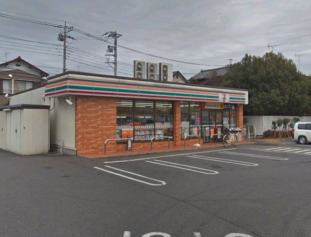 コンビニ　セブンイレブン（コンビニ）まで240m