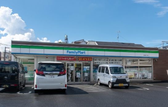 コンビニ　ファミリーマート 梅田四丁目店（コンビニ）まで788m
