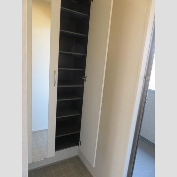 玄関　シューズボックス