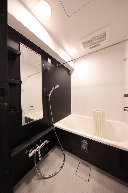 バス・シャワールーム　バスルーム