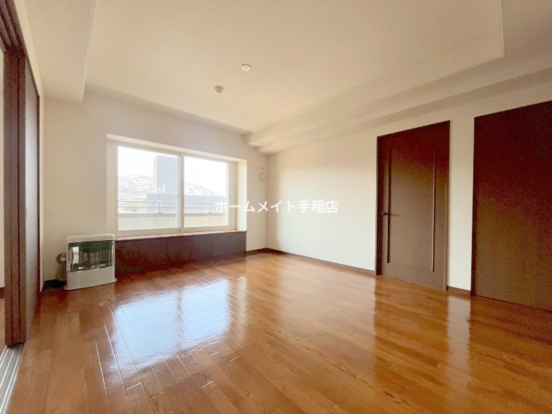 居室・リビング　明るく広々リビングスペース♪