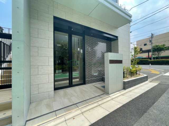 エントランス　ロイジェント世田谷野沢