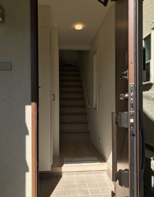 玄関　明るい玄関です