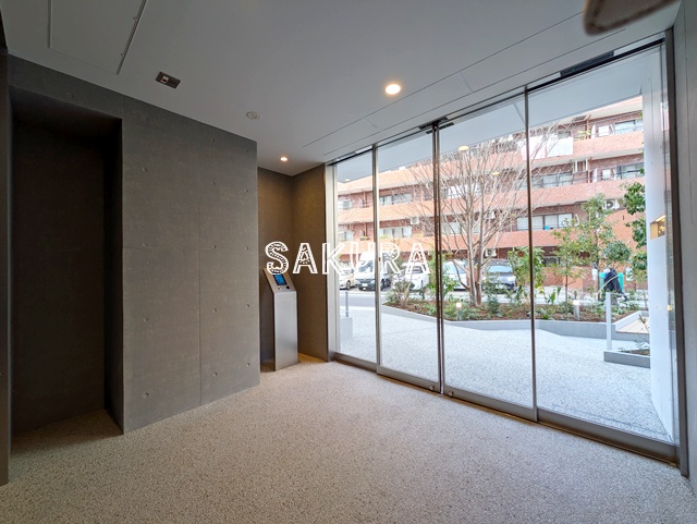 セキュリティ　不審者、勧誘員をシャットアウトできるオートロックです♪