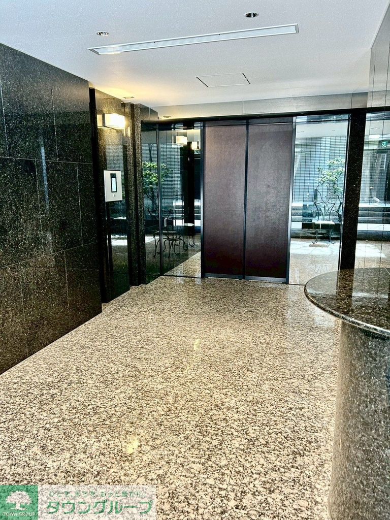 エントランス　エントランス