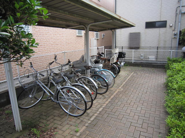 その他共有部分　敷地内に自転車置き場です
