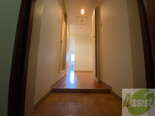 玄関　玄関の様子です。明るい印象ですね。気分もあがりそう。