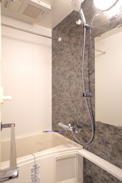 バス・シャワールーム　※写真は同タイプ住戸です。