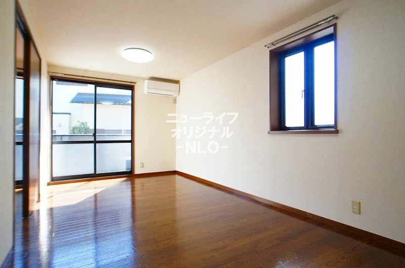 居室・リビング　LDK11.8帖　２面採光で明るい住空間です☆