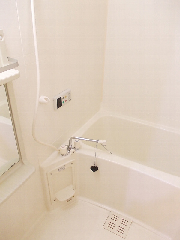 バス・シャワールーム　シャワー・追い焚き給湯