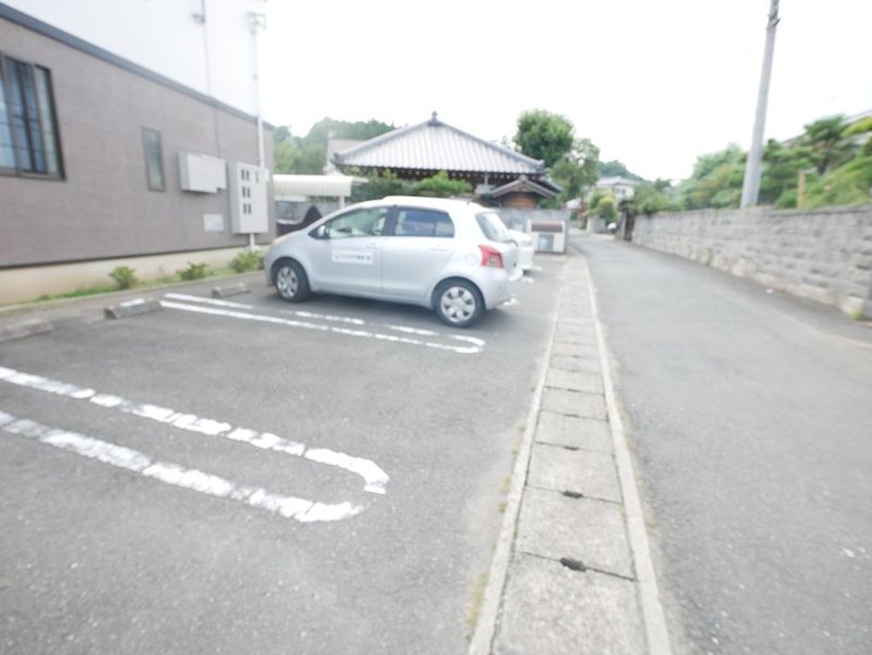 駐車場　敷地内駐車場