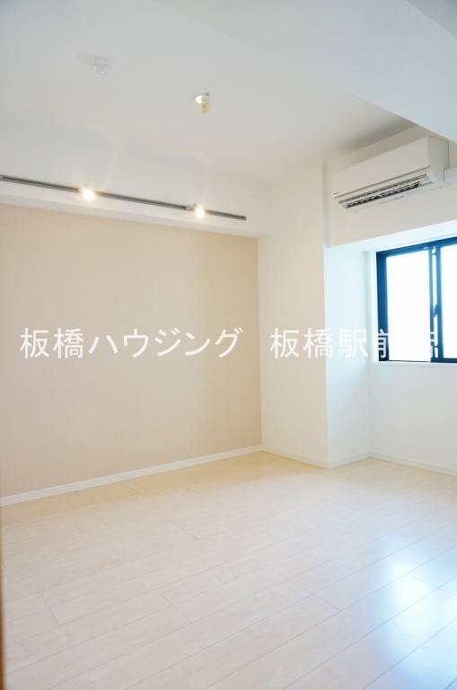 その他部屋・スペース　洋室6.6帖はアクセントクロス採用