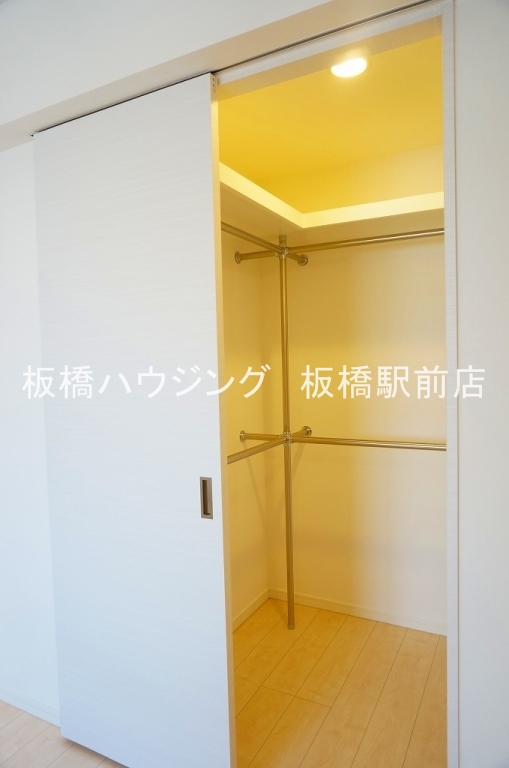 収納　大型ウォークインクローゼット