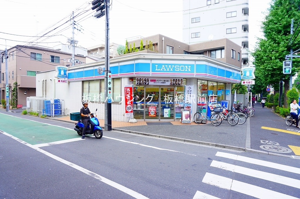 コンビニ　ローソン滝野川6丁目店（コンビニ）まで132m