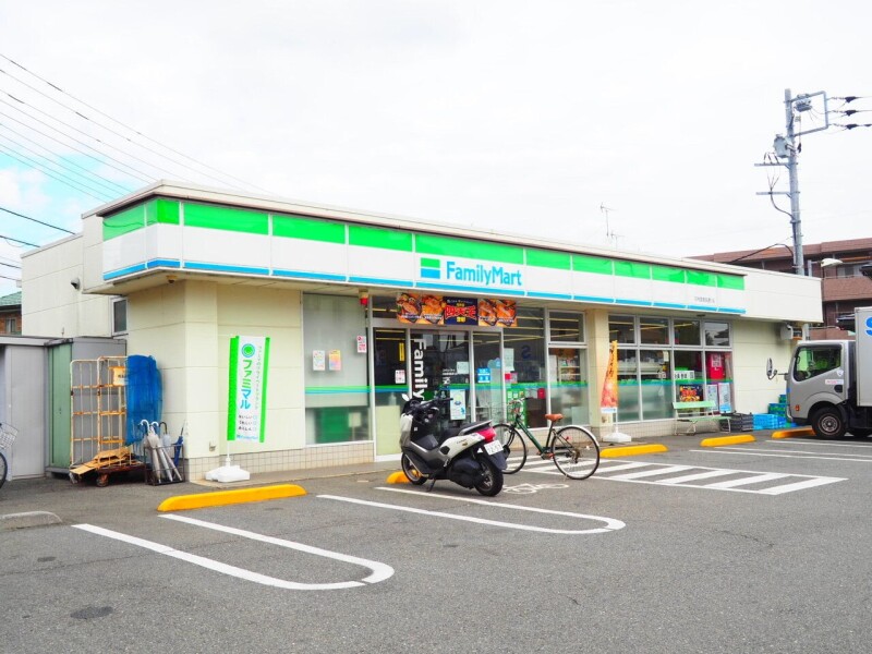コンビニ　ファミリーマート田柄豊島園通り店（コンビニ）まで55m