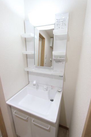 洗面設備　写真はイメージです。色仕様は現況優先になります。