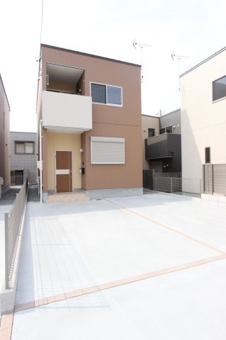 建物外観　玄関横のメールボックス