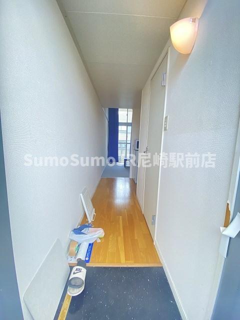 玄関　収納もある玄関です