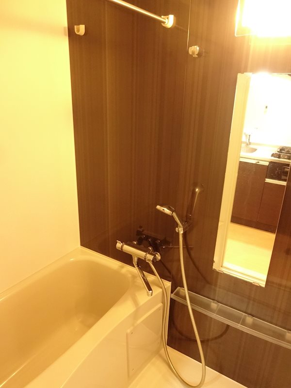 バス・シャワールーム　※別部屋の参考写真です。