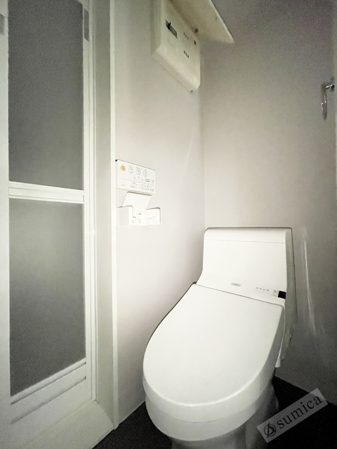 トイレ　温水洗浄便座付き