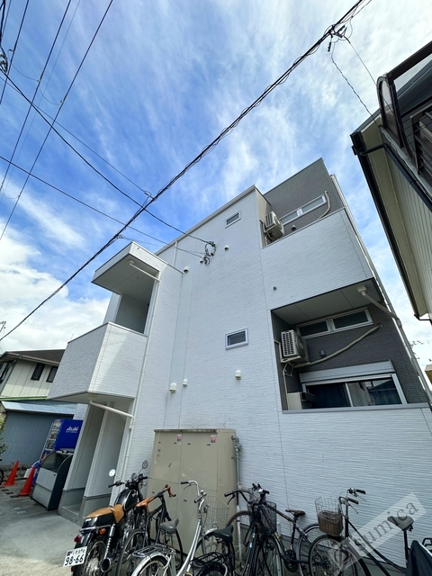 建物外観　スタイリッシュな建物です♪