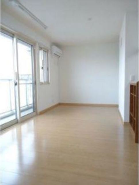 居室・リビング　☆陽の差し込む明るいリビング☆