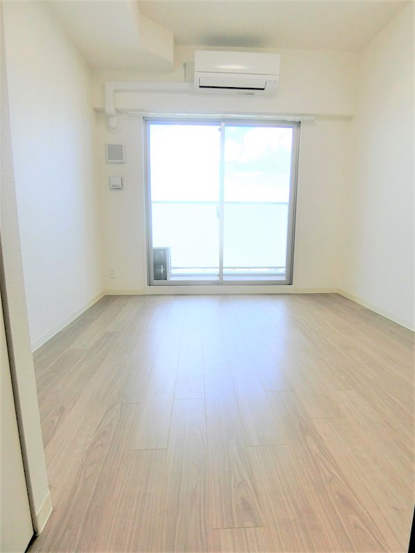 居室・リビング　梁がなく家具の配置がしやすいです。