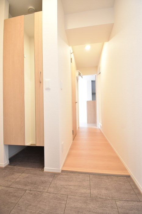 玄関　姿見付き