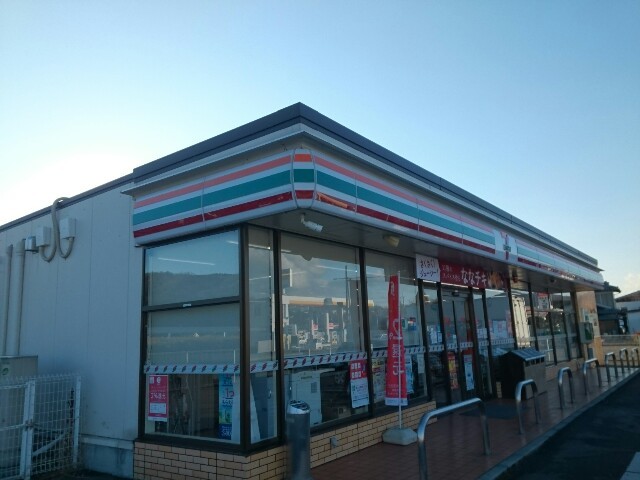 コンビニ　セブンイレブン安中板鼻店（コンビニ）まで1300m