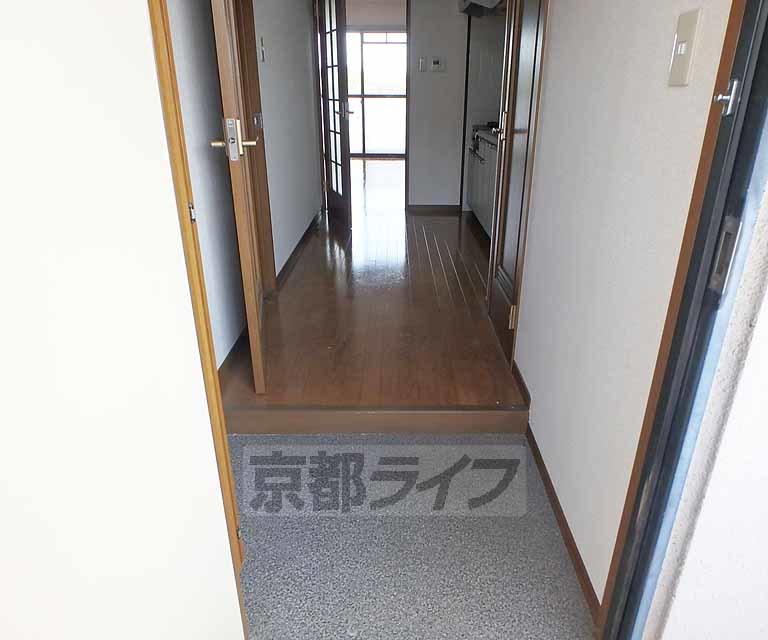 玄関　スペースある玄関です