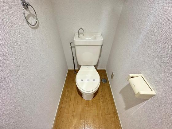 トイレ　※別部屋の写真です