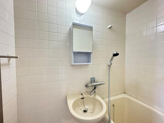 洗面設備　※別部屋の写真です