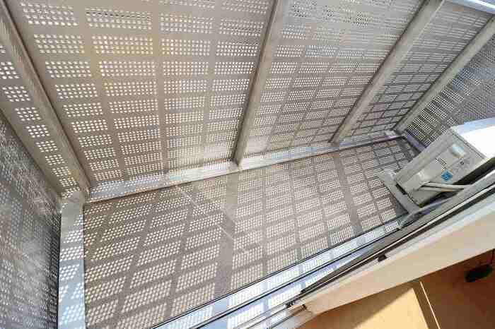 バルコニー　バルコニーからの眺めを楽しみながら食事をしませんか