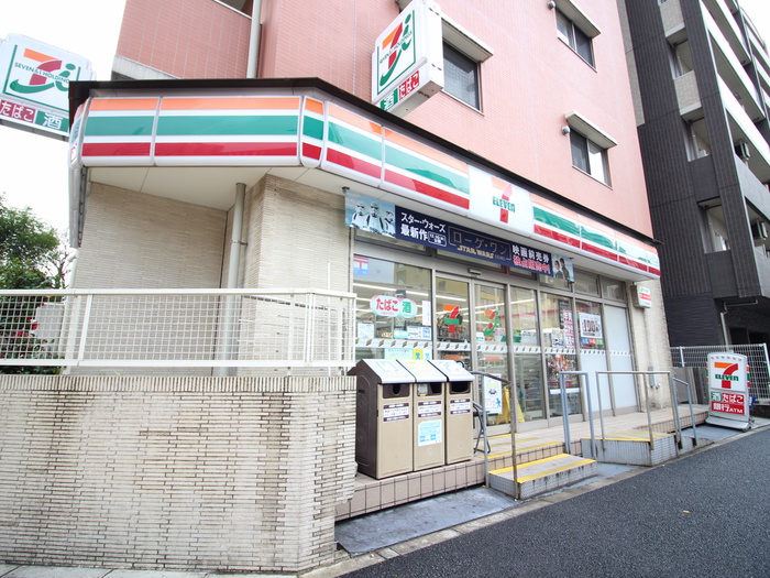 コンビニ　セブンイレブン（コンビニ）まで205m