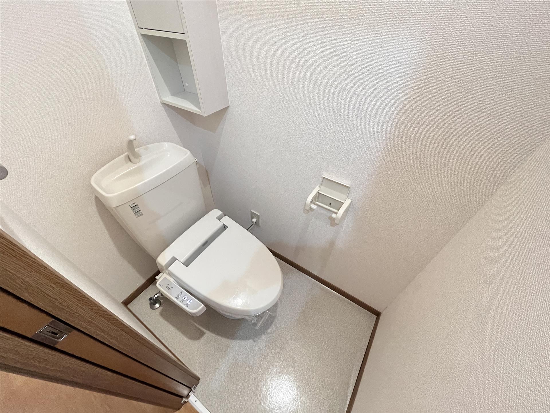 トイレ　温水洗浄暖房便座付トイレ