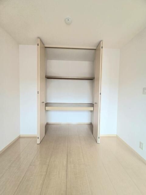 収納　写真は別の部屋のものです。