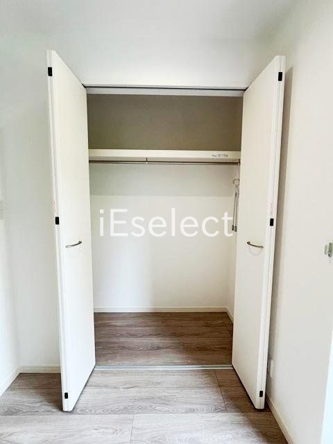 収納　長いコートもかけられるクローゼット