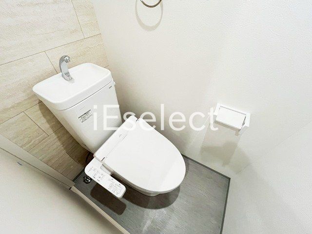 トイレ　温水洗浄便座付きのトイレ