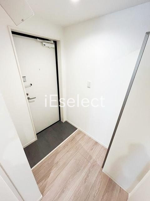 玄関　玄関にはシューズボックスがあります