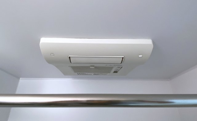 バス・シャワールーム　雨の日でも安心の浴室乾燥機付きです♪