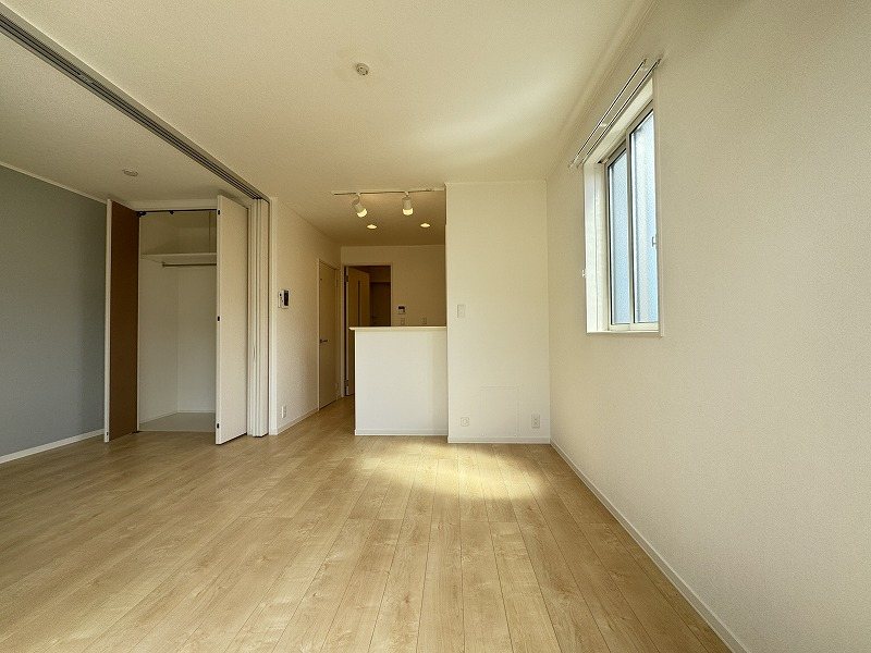 居室・リビング　※掲載情報と物件の現況が異なる場合、現況を優先するものとしま