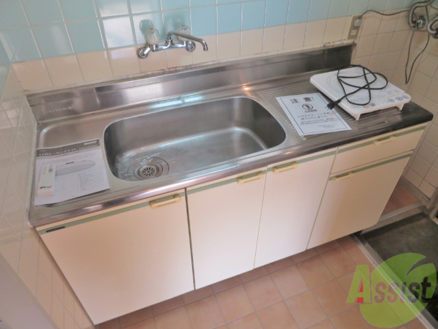 キッチン　シンプルなキッチンです。一人暮らしは最適ですね。