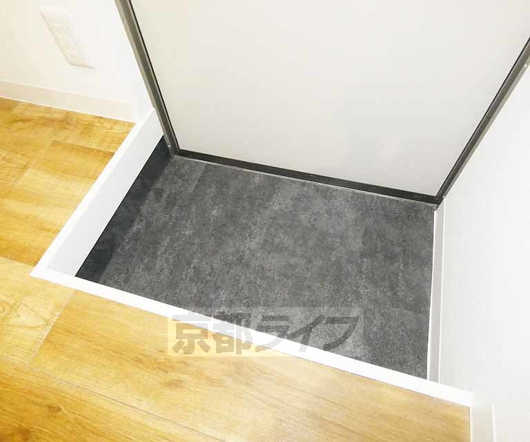 玄関　大きな段差がありません