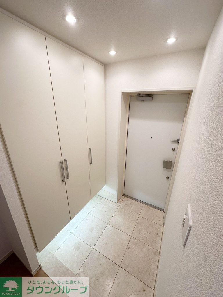 玄関　★お問い合わせはタウンハウジングまで★