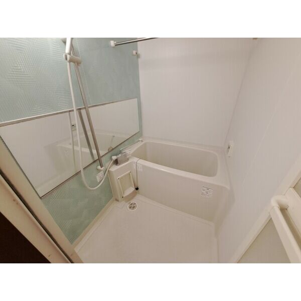 バス・シャワールーム　Dolce Vita 新大阪　浴室