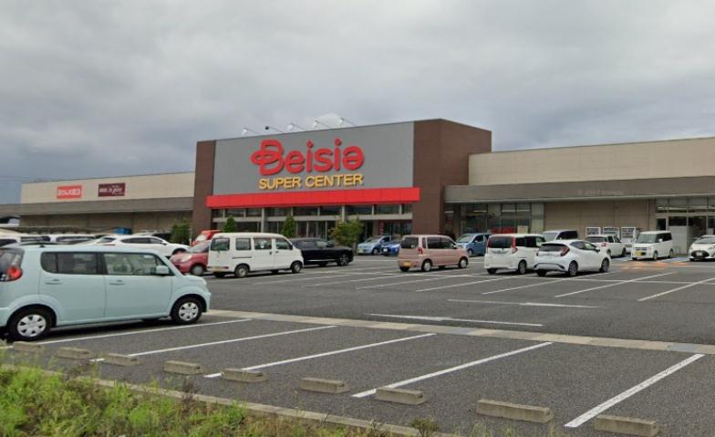 スーパー　ベイシア（スーパー）まで734m