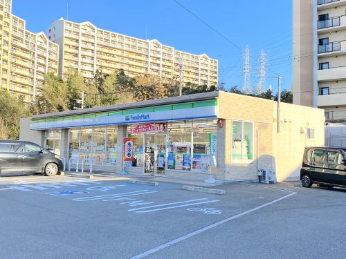 コンビニ　ファミリーマート 和泉室堂北店（コンビニ）まで952m