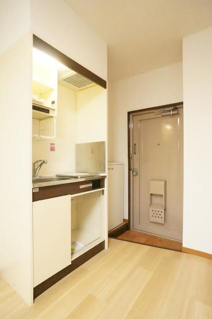 キッチン　暑い夏にオススメの火を使わないＩＨクッキングヒーター設置済♪