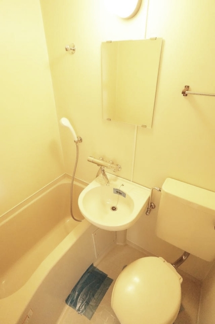 トイレ　清潔感ある洋式トイレです☆丸洗い可能でお掃除も楽々！！