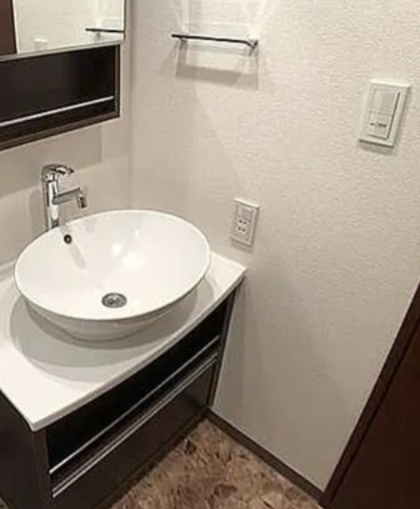 洗面設備　スペースが確保できる洗面所です